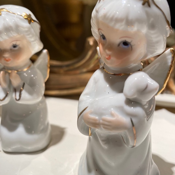 Vintage 1960s Christmas Angel Figurines - Picture 5 of 6